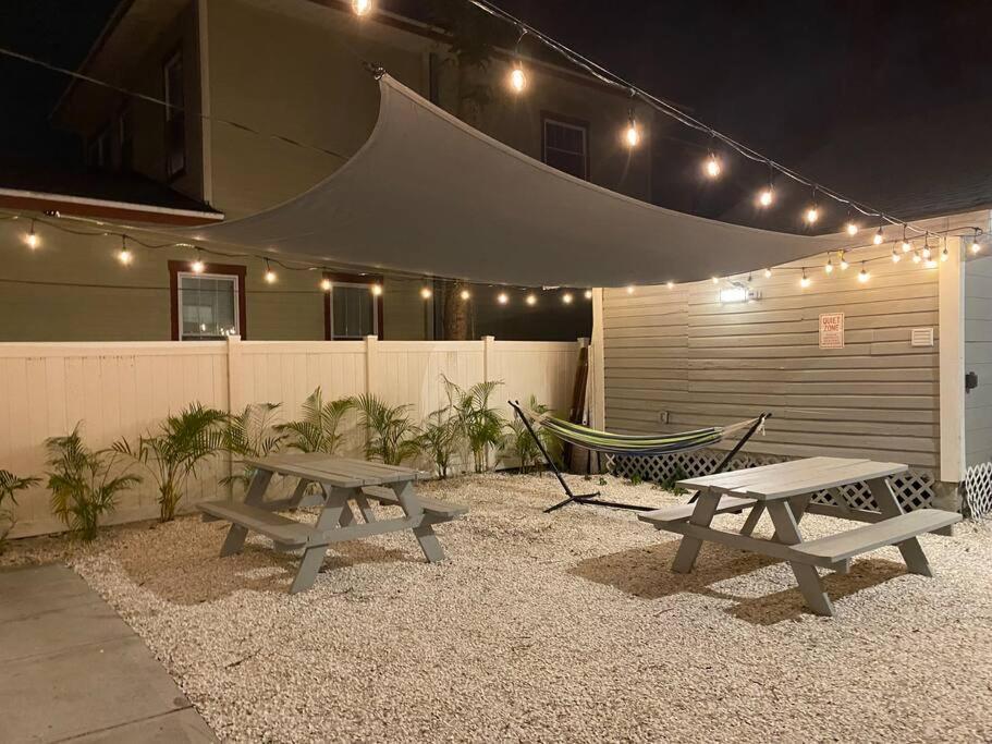 Contemporary 1-Bedroom Private Bungalow Walk To Armature & Riverwalk Tampa Exteriér fotografie