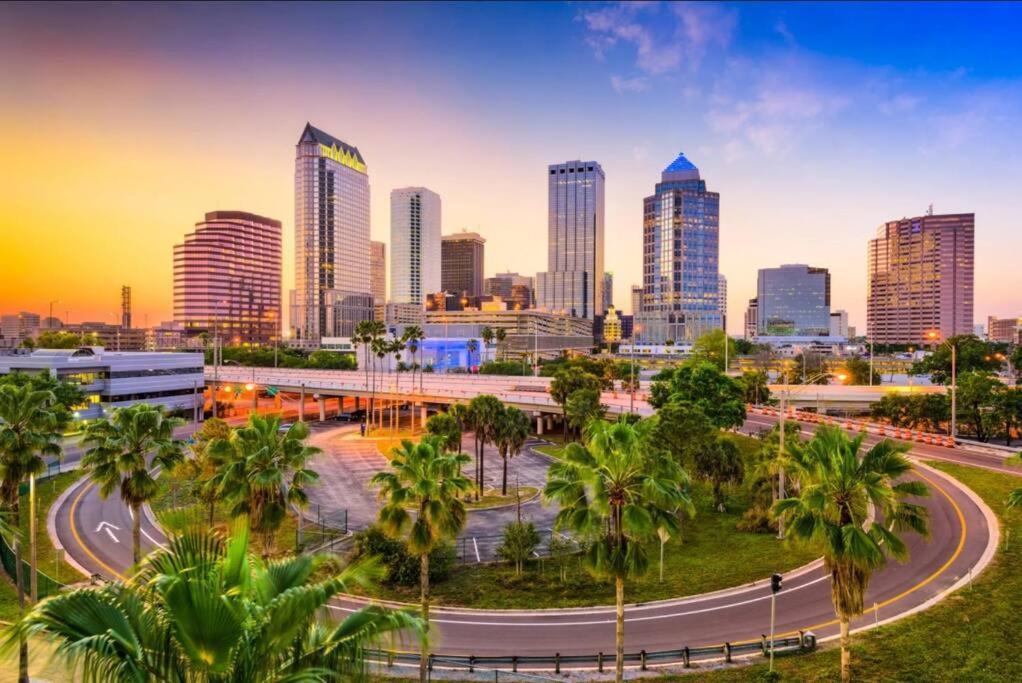 Contemporary 1-Bedroom Private Bungalow Walk To Armature & Riverwalk Tampa Exteriér fotografie